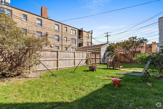 Building Photo - 2 bedroom in Chicago IL 60625 Unit 3 Rental