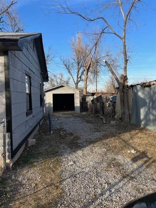 Photo - Charming 2 Bed / 1 Bath Home in Prime SW OKC Location