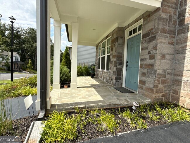 Photo - 207 Foxhill Dr