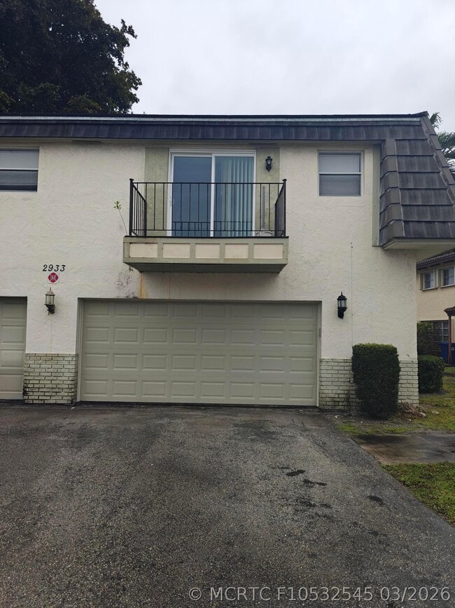 Building Photo - 2933 NW 89th Terrace Unit 6-4