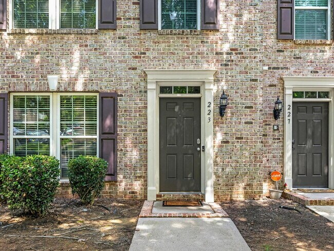 Photo - Third Ward Stunner-Uptown Location!
