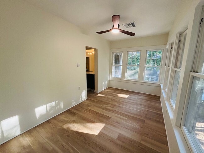 Photo - 119 S Belmont St