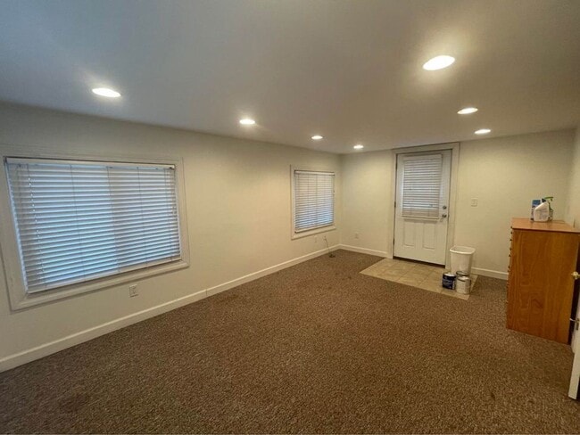 654 22nd St N Unidad 654 22nd Street North