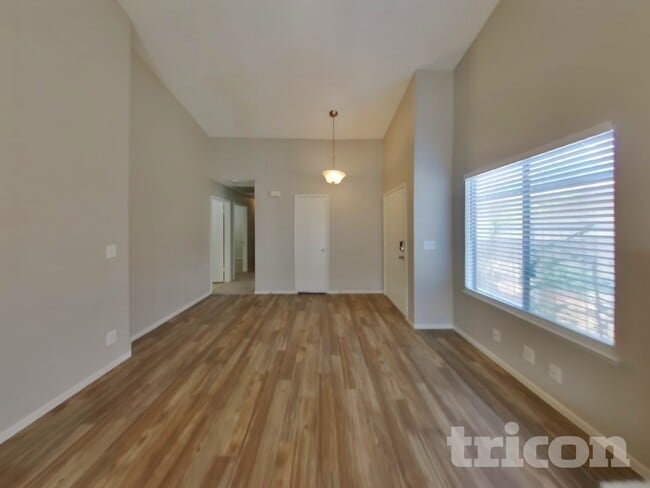 Photo - 1833 Ridgefield Dr