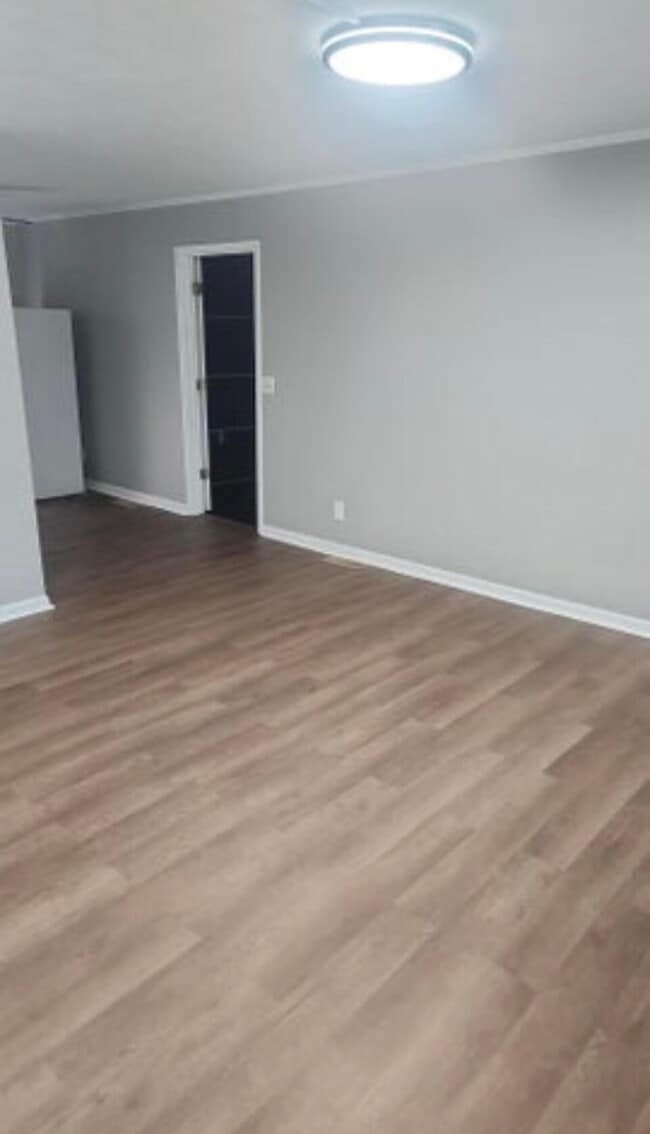 Photo - 1208 Venetian Cir