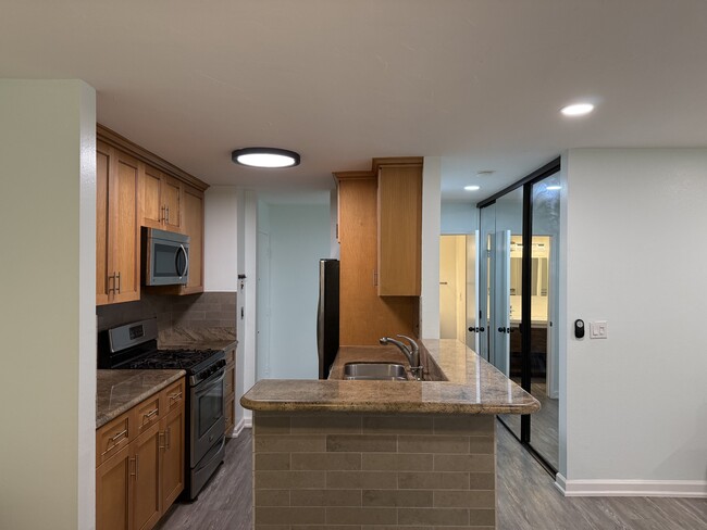 1615 Hotel Cir S Unit D103