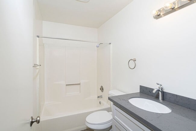 4641 10th St Unit 4641
