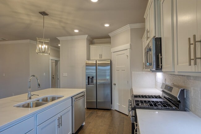 Photo - 126 Whitner Dr