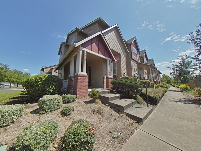 3 Bedroom Townhouse ~ Close to Campus - 3 Bedroom Townhouse ~ Close to Campus