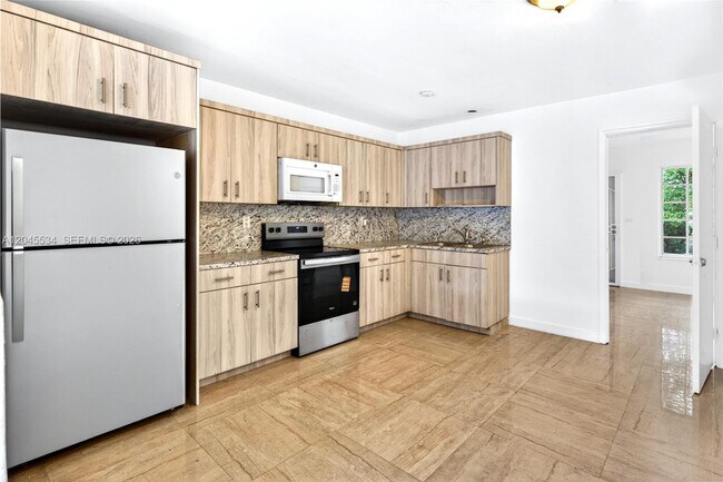 Photo - 1350 NE 149th St Unit 2