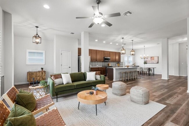 Photo - 7909 Catbird Ln House