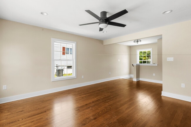 Photo - 2628 Linden Pl