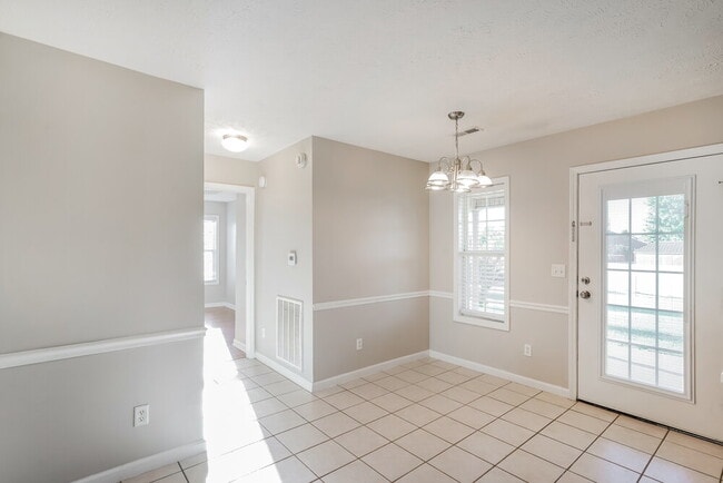 Photo - 107 Blythe Ct