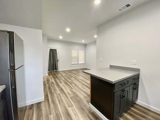 Photo - 1022 Villa Way