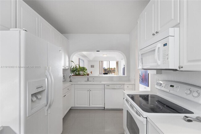 Photo - 10770 NW 66th St Unidad 404