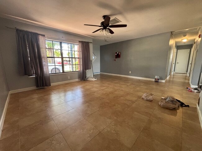 Photo - 6755 19th St N