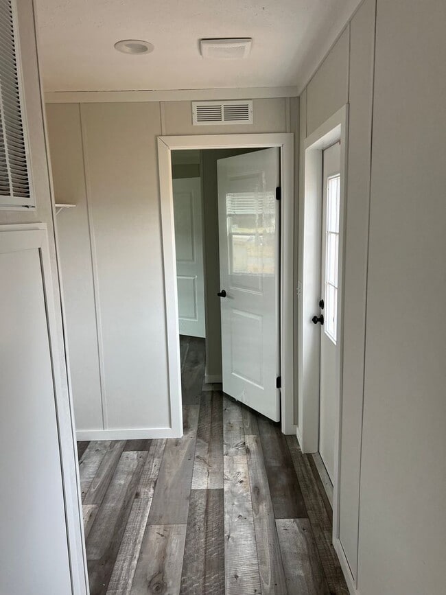 Photo - 16800 Jessica Rd