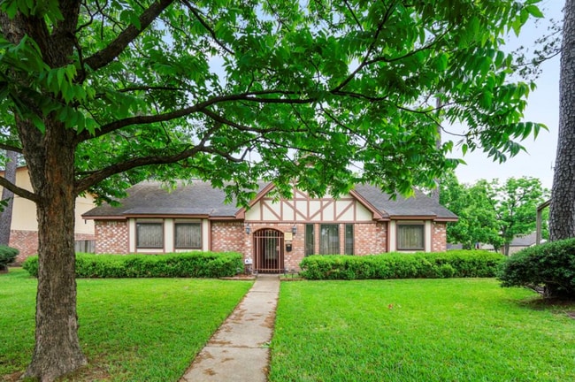 Building Photo - 5727 Arbor Vitae Dr