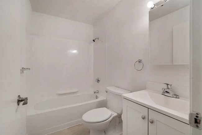 Photo - 76 Elm St Unit APT G05