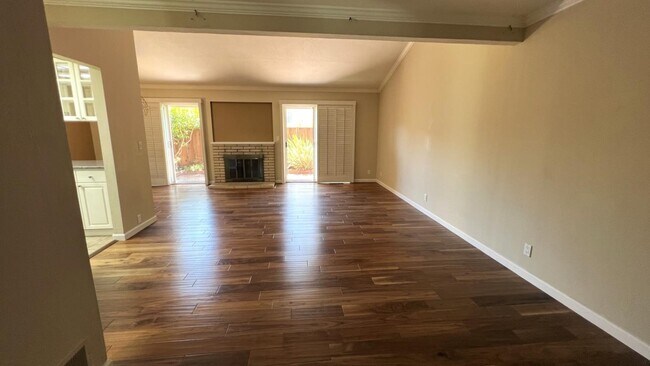 Photo - 10843 Northfield Square