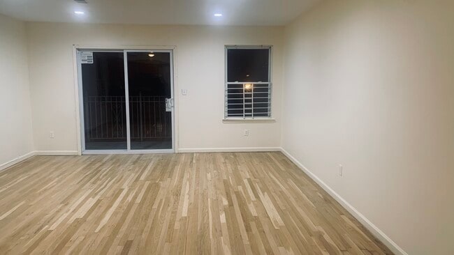 Photo - 68 Pamrapo Ave Unidad 2