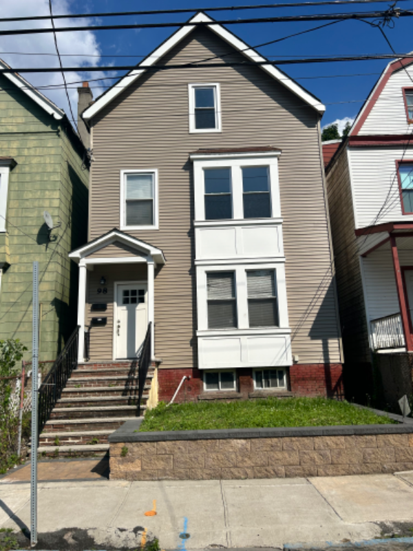 Photo - 98 Ellis Ave Apartamento Unidad 98 Ellis Ave 1st fl