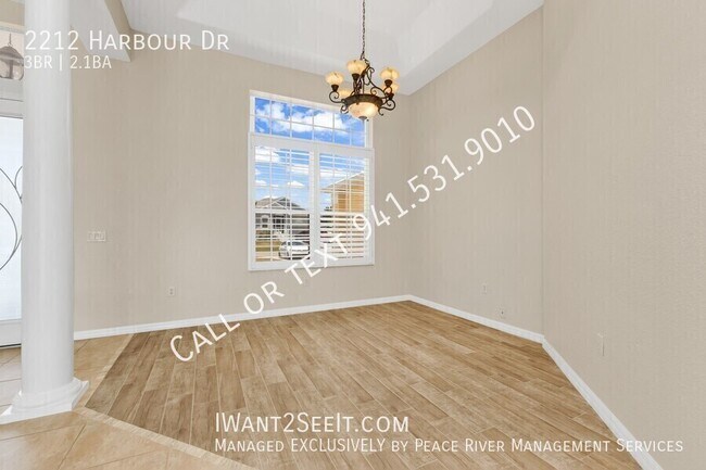 2212 Harbour Dr