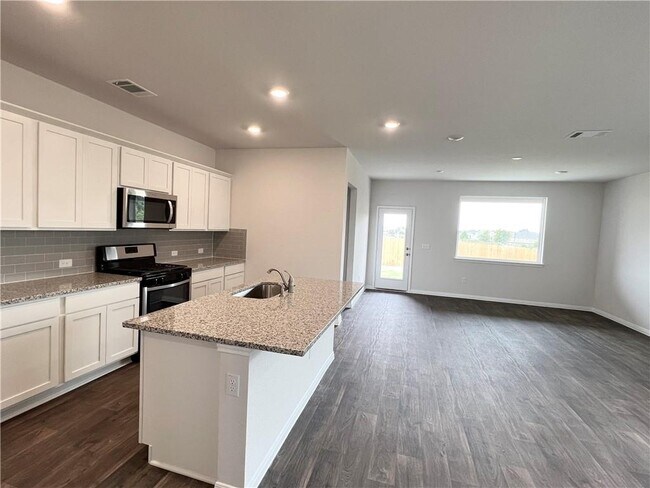 Photo - 105 Brody Ln