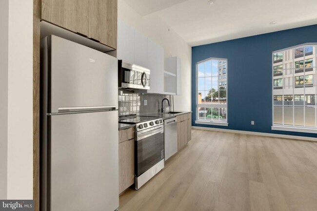 Photo - 689 N Broad St Unidad 201