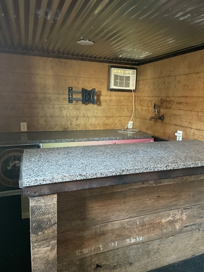 Photo - 825 David Ln