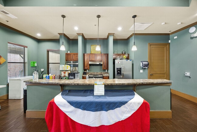 Photo - Magnolia Trace