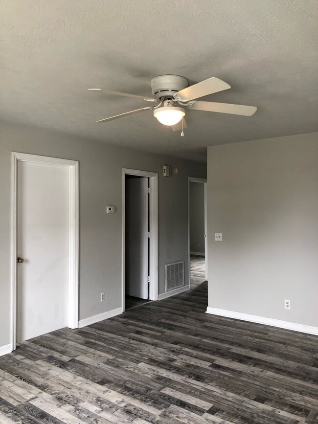 Photo - 123 Holly Ct