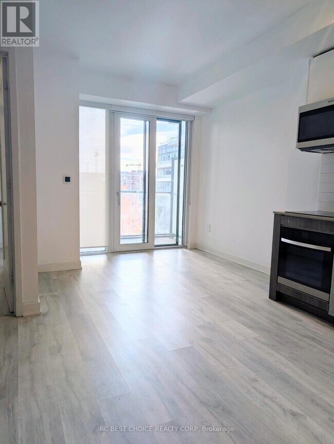 Photo - 70 Princess St Unit 835