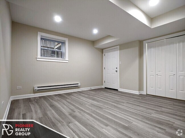 Building Photo - 730 W Roscoe St Unit #726-SG Rental