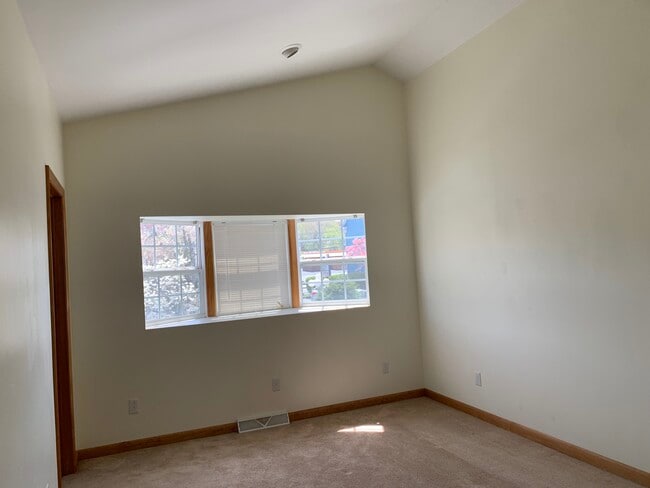 Main bedroom - 1408 3rd Ave Unit 2
