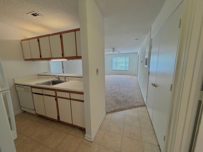 1500 Graduate Ln