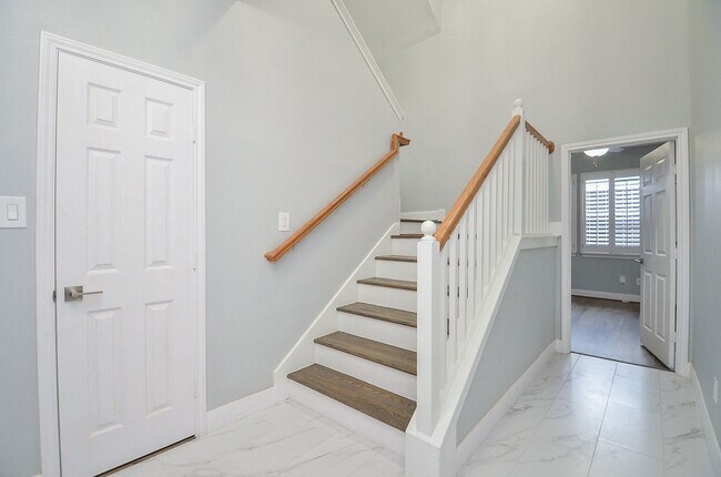 Photo - 1016 Studer St