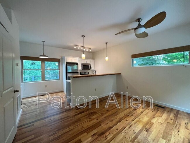 Photo - 103 Deaver St