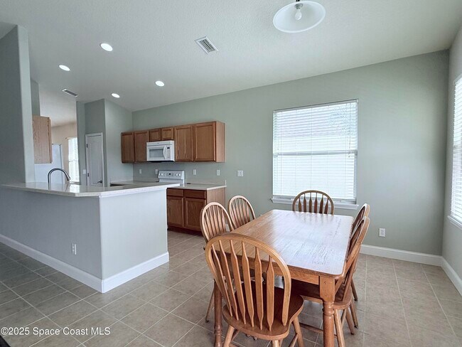 Photo - 3900 Playa Del Sol Dr Unit 205