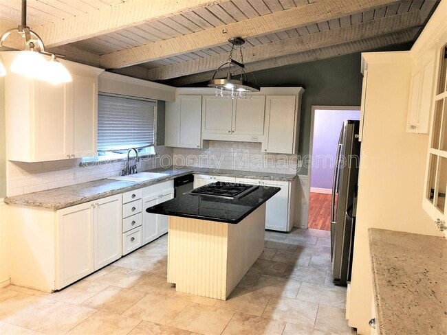 Photo - 3750 Whitman Cir