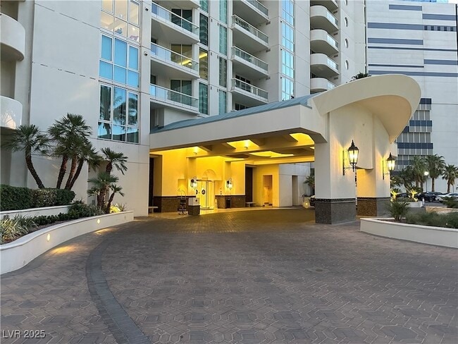 Photo - 2877 Paradise Rd Unit 1706