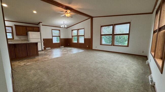 Photo - 2215 Osprey Pl NW