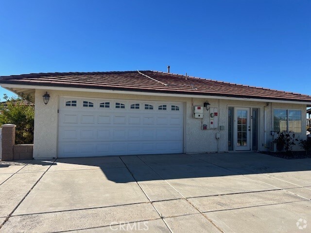 Building Photo - 10660 Ranchero Rd Rental