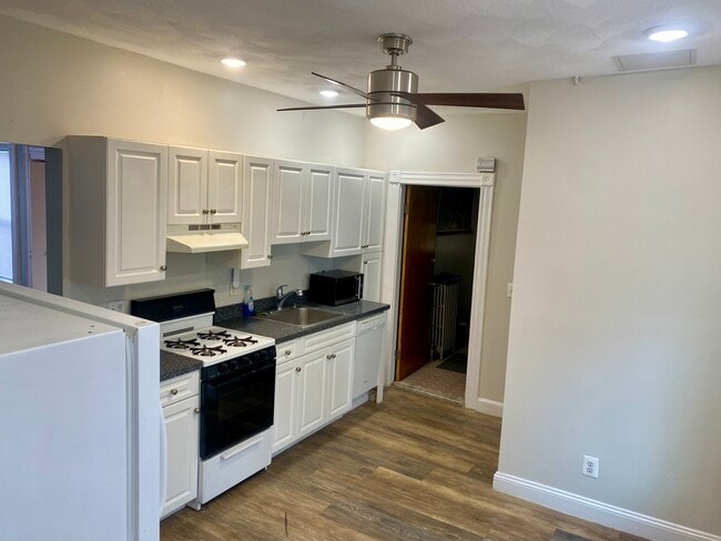 Building Photo - 15 Jaques St Unit 1