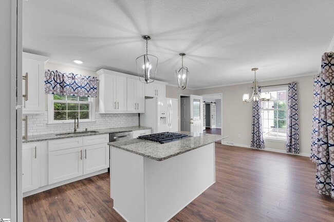 Photo - 203 Roper Mountain Rd Ext