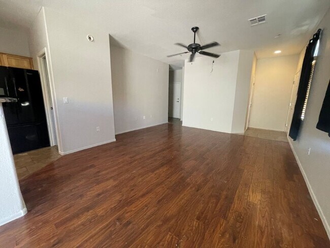 Photo - 2150 W Alameda Dr Unit 1