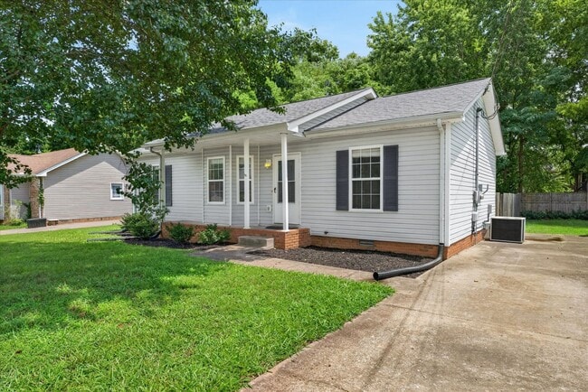 Photo - Pet Friendly Three Bedroom!