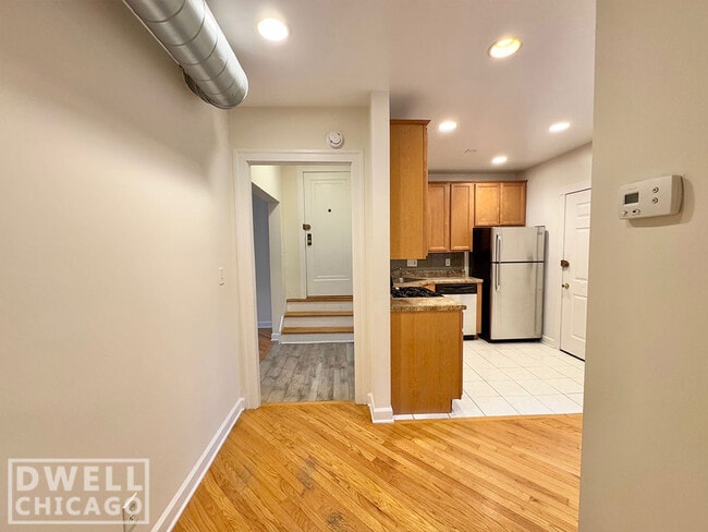 Photo - 3300 N Lakewood Ave Unidad 1