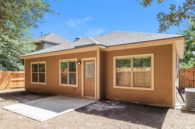 Photo - 2046 Lost Pine Ct