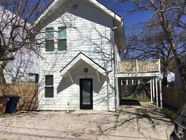 Building Photo - 1907 E 18th St Rental